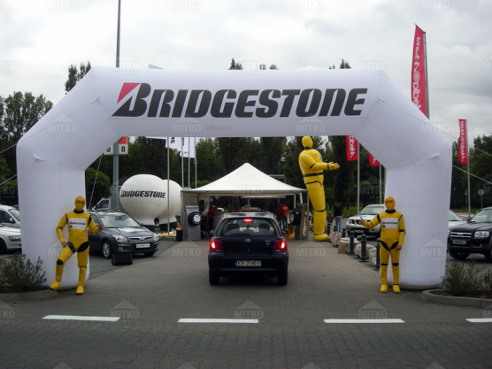 Nafukovací brána Bridgestone